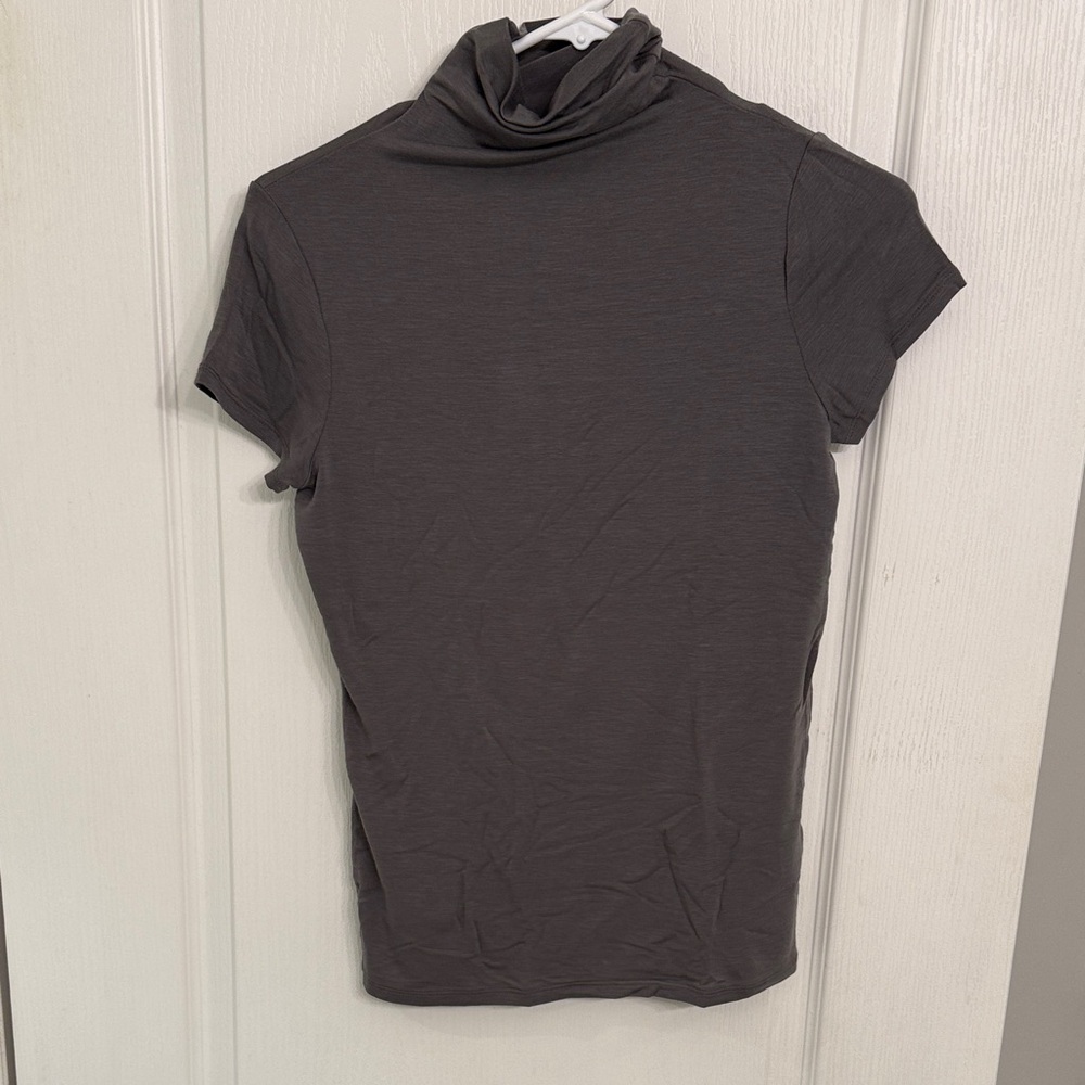 Jacob Charcoal Short Sleeve Turtle/mock neck